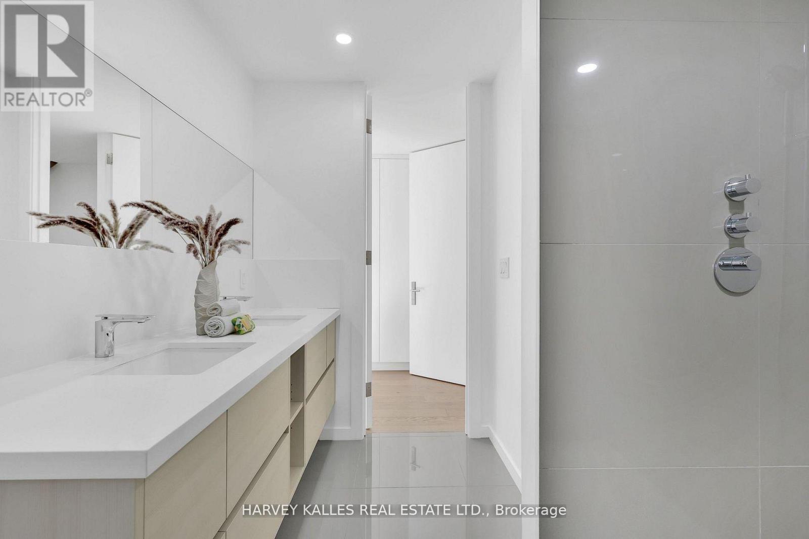 223 WYCHWOOD AVENUE - 22