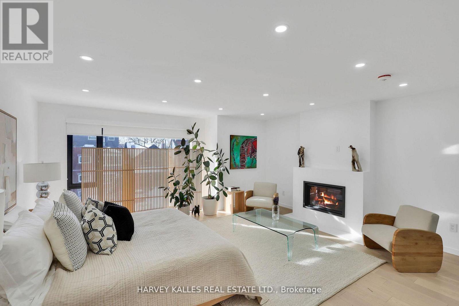 223 WYCHWOOD AVENUE - 26