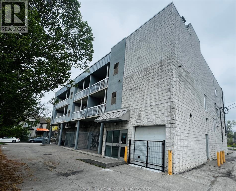 275 WYANDOTTE STREET West Unit# 305, Windsor, Ontario, N9A5X1 — Photo 4