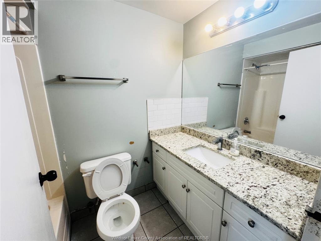 275 WYANDOTTE STREET West Unit# 305, Windsor, Ontario, N9A5X1 — Photo 12