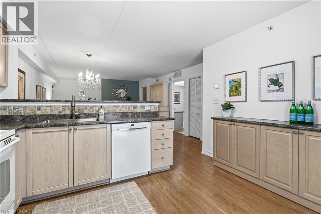 2085 APPLEBY Line Unit# 105, Burlington, Ontario, L7L7H4 — Photo 12