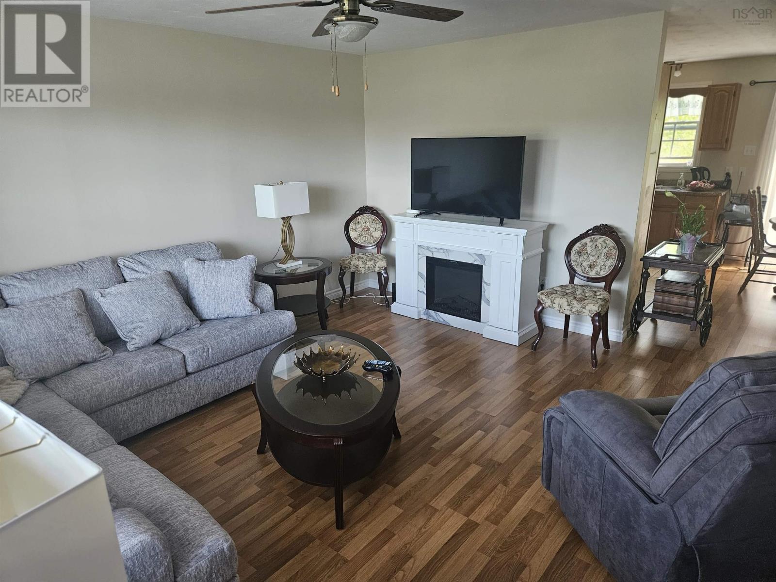 Property 10 of 22 of 391 Foundry Street