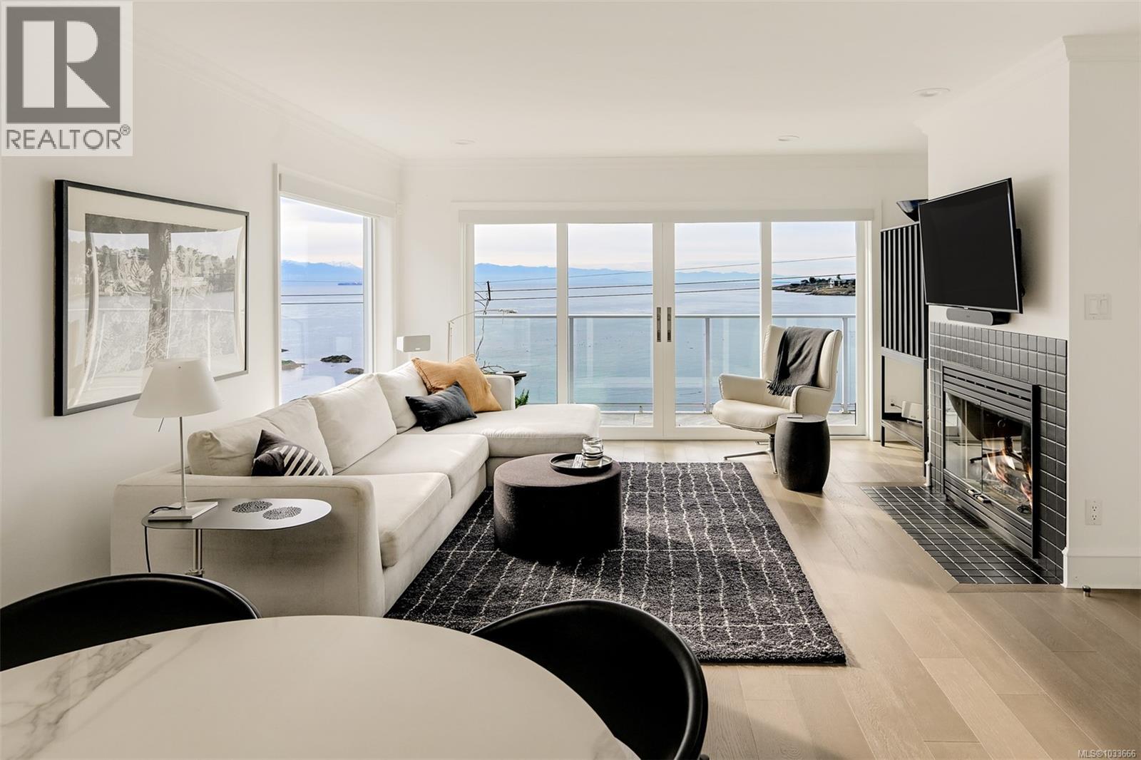 554 Beach Dr - 17