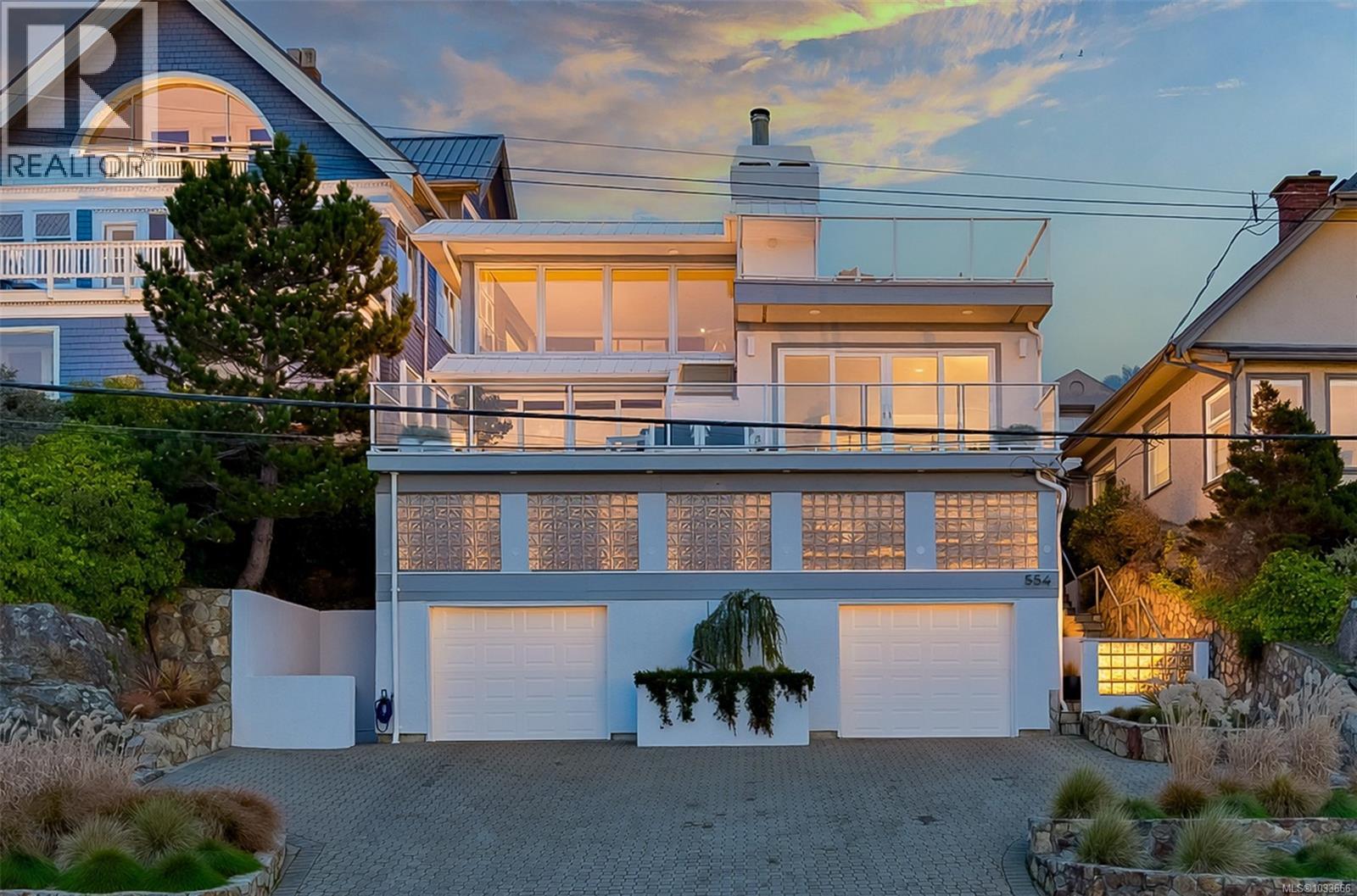 554 Beach Dr - 2
