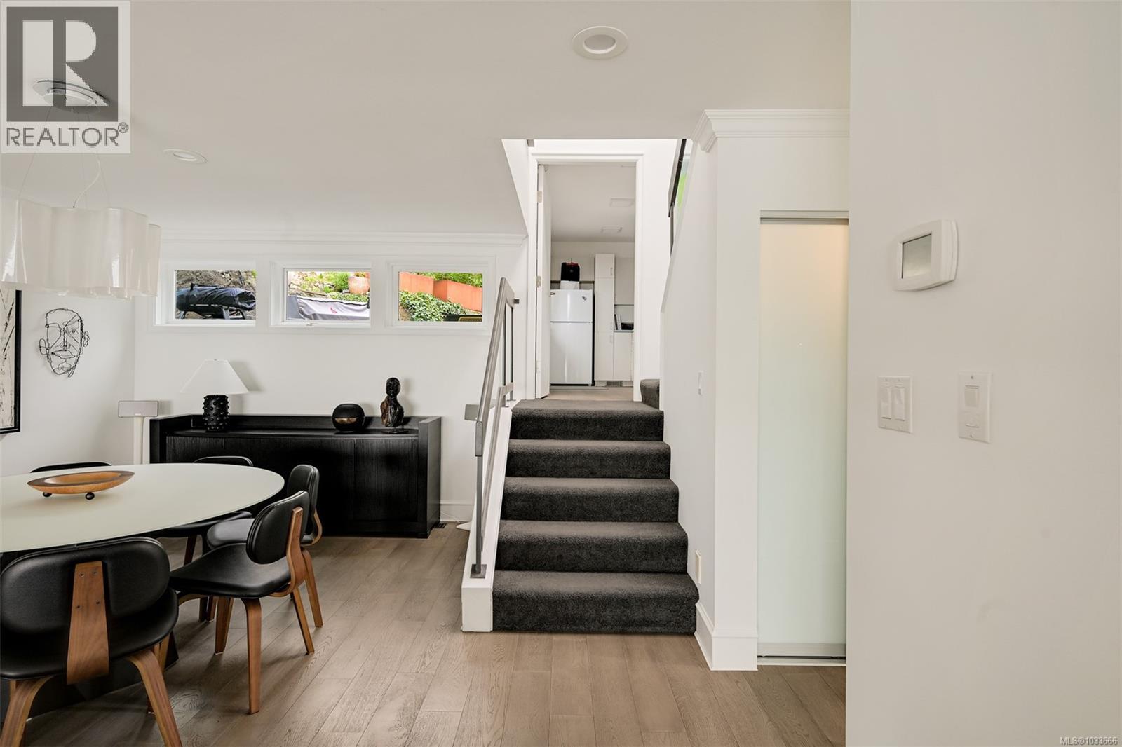 554 Beach Dr, Oak Bay