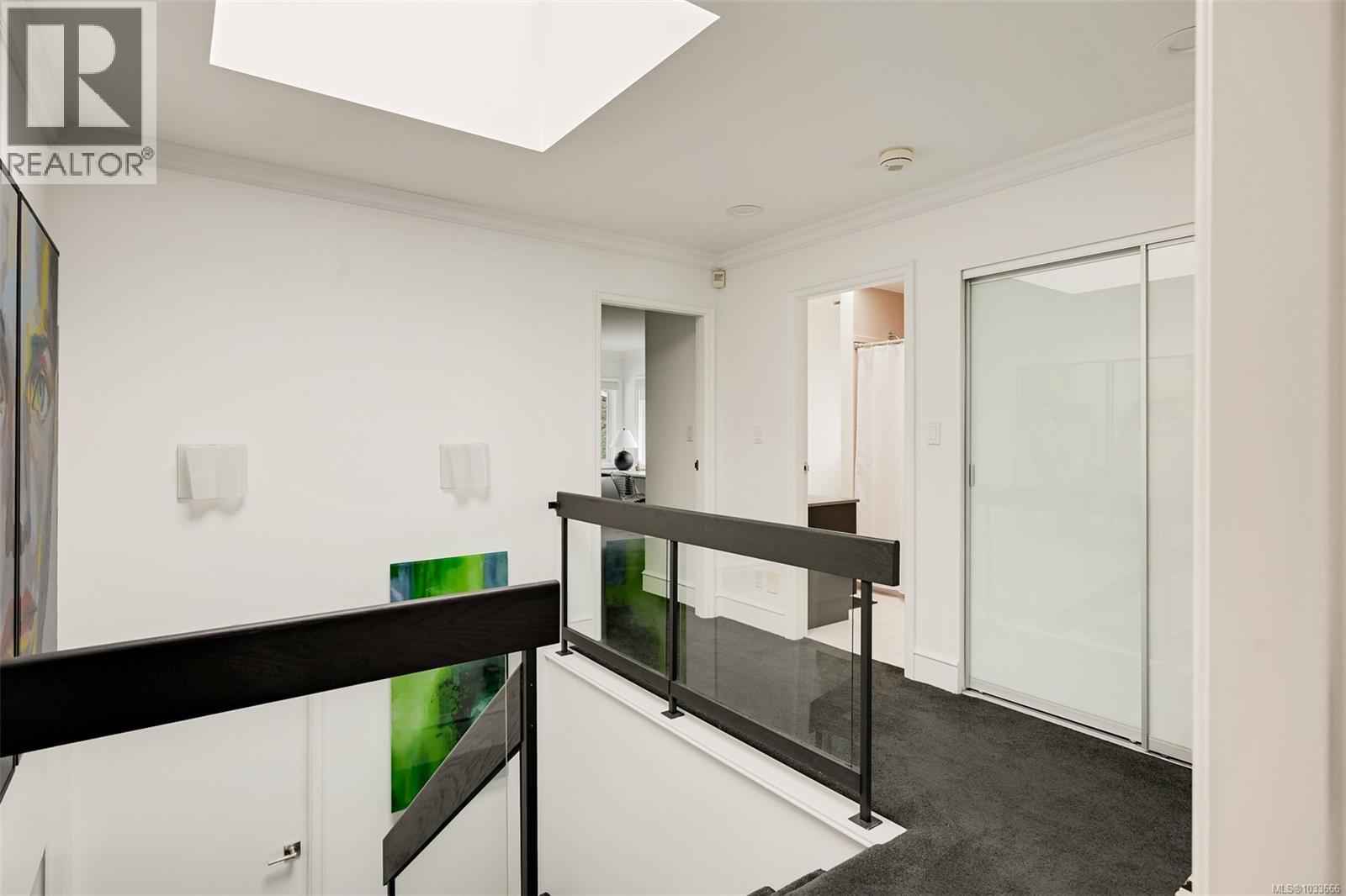 554 Beach Dr - 43