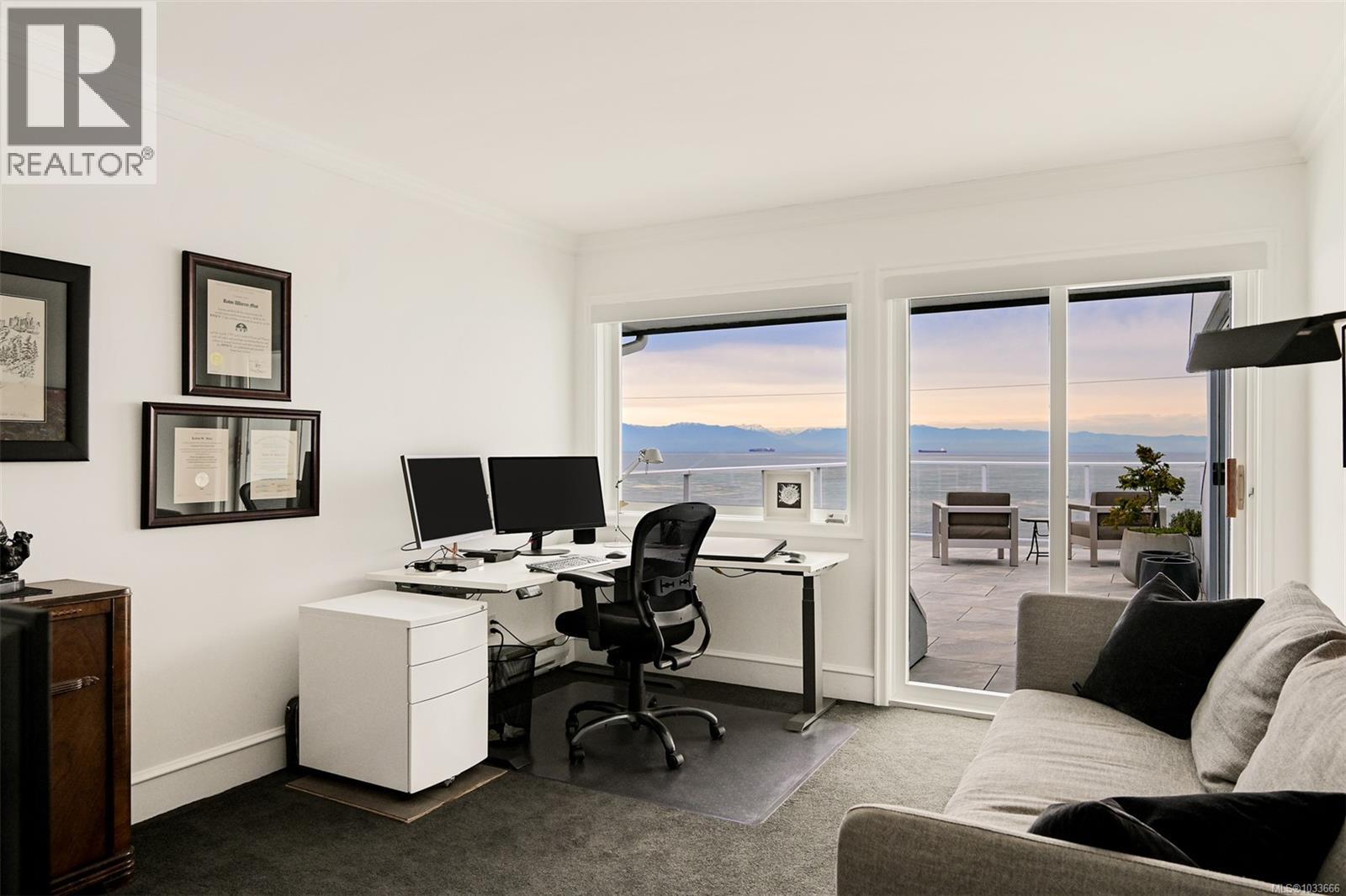 554 Beach Dr, Oak Bay