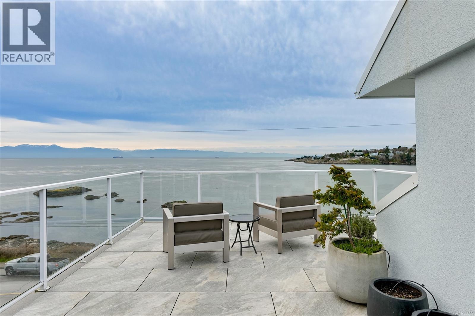 554 Beach Dr - 45