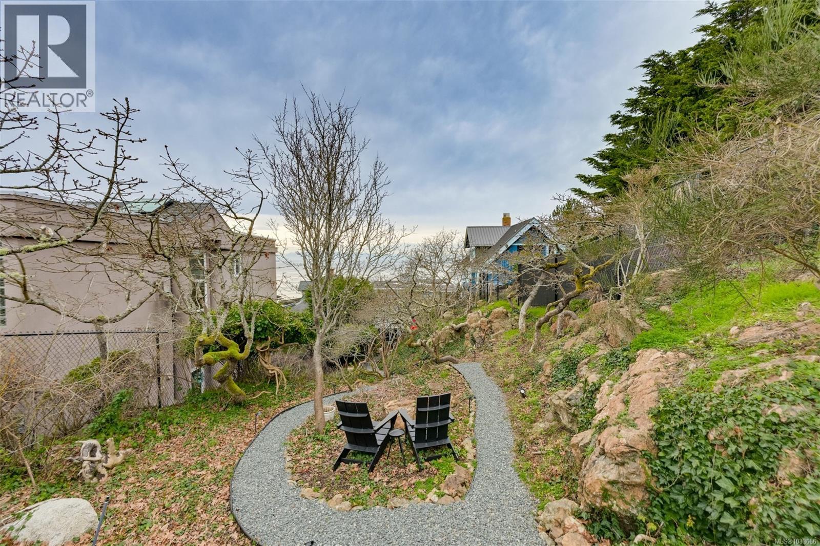 554 Beach Dr - 60
