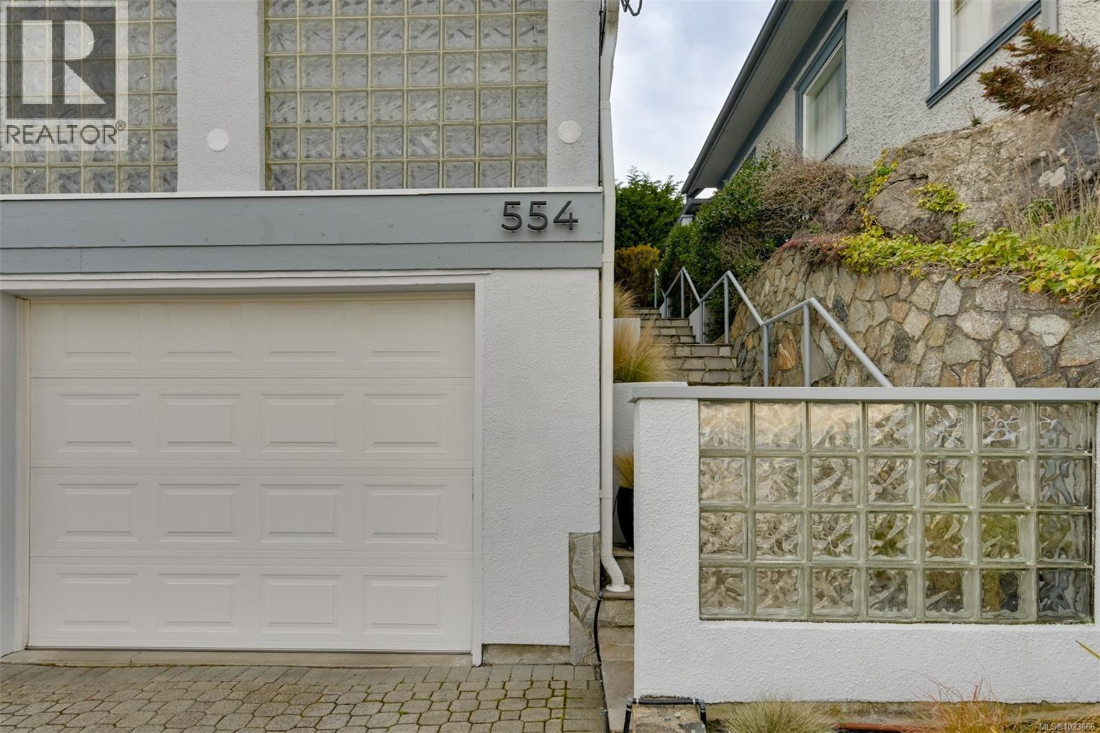554 Beach Dr - 63