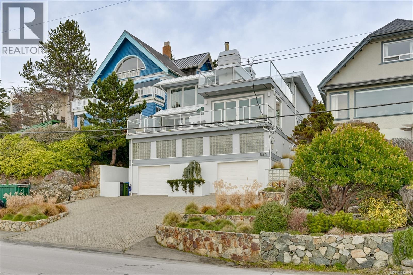 554 Beach Dr, Oak Bay