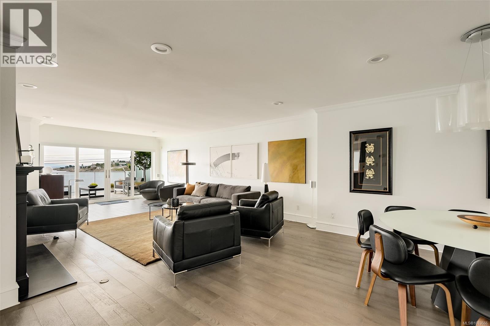 554 Beach Dr, Oak Bay