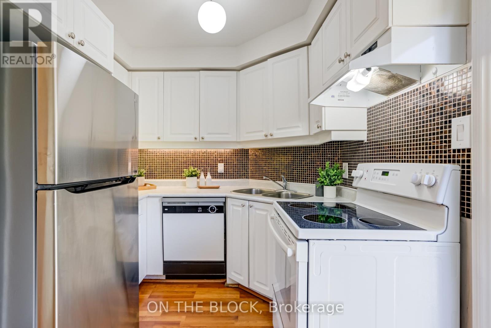 #4 224 ROSEMOUNT AVENUE - 14