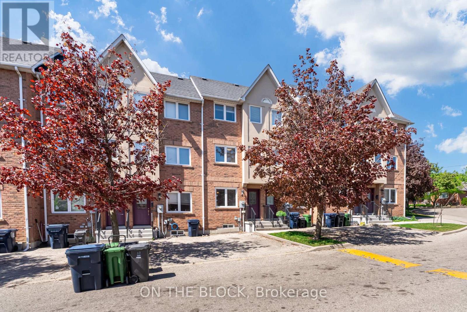 #4 224 ROSEMOUNT AVENUE - 36