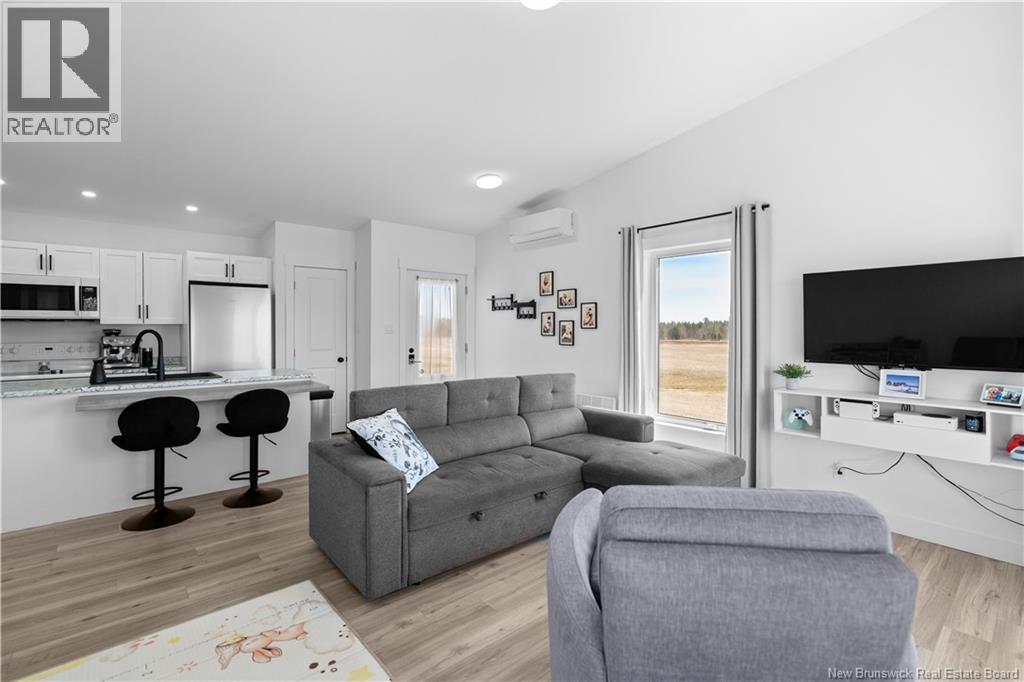 3764 Chemin Robinson - Image 8