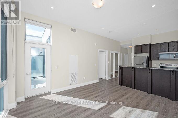 #615 16 CONCORD PLACE - 17