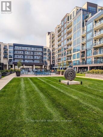 #615 16 CONCORD PLACE - 2