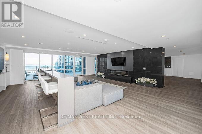 #615 16 CONCORD PLACE - 27