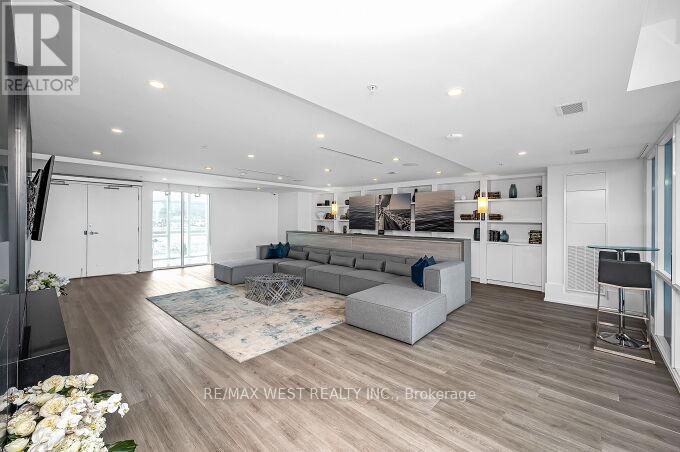 #615 16 CONCORD PLACE - 29