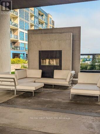 #615 16 CONCORD PLACE - 33