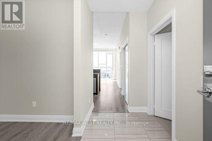 #615 16 CONCORD PLACE - 9