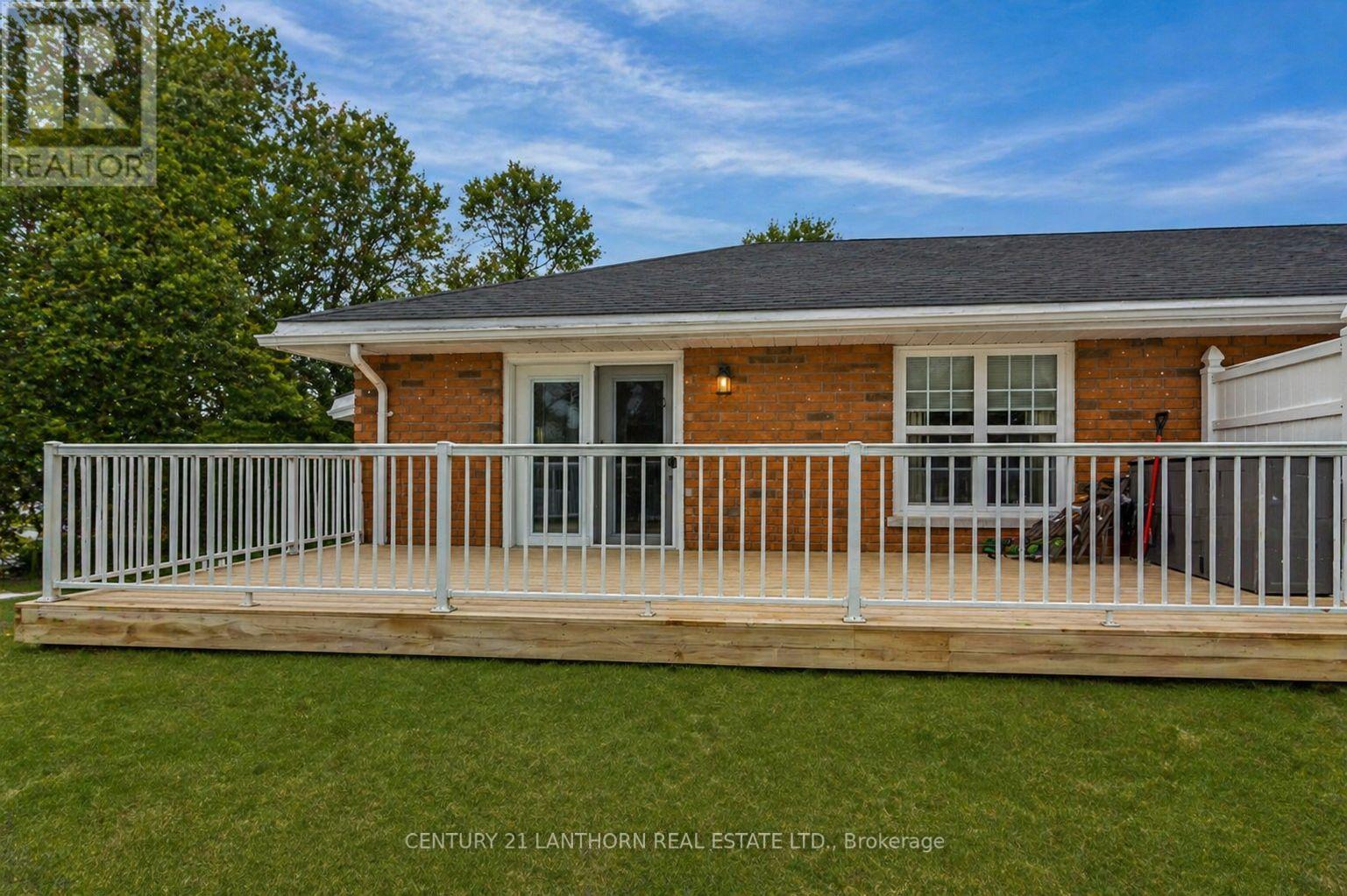 Private Deck