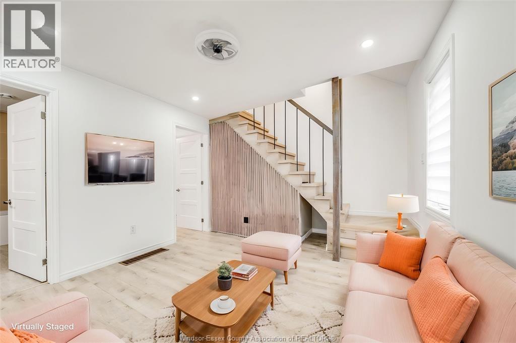 699 ALEXANDRINE STREET — photo 7