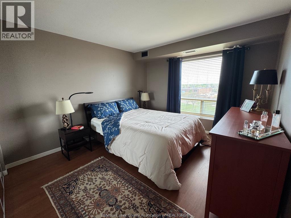 #906 3601 RIVERSIDE DRIVE East - 22