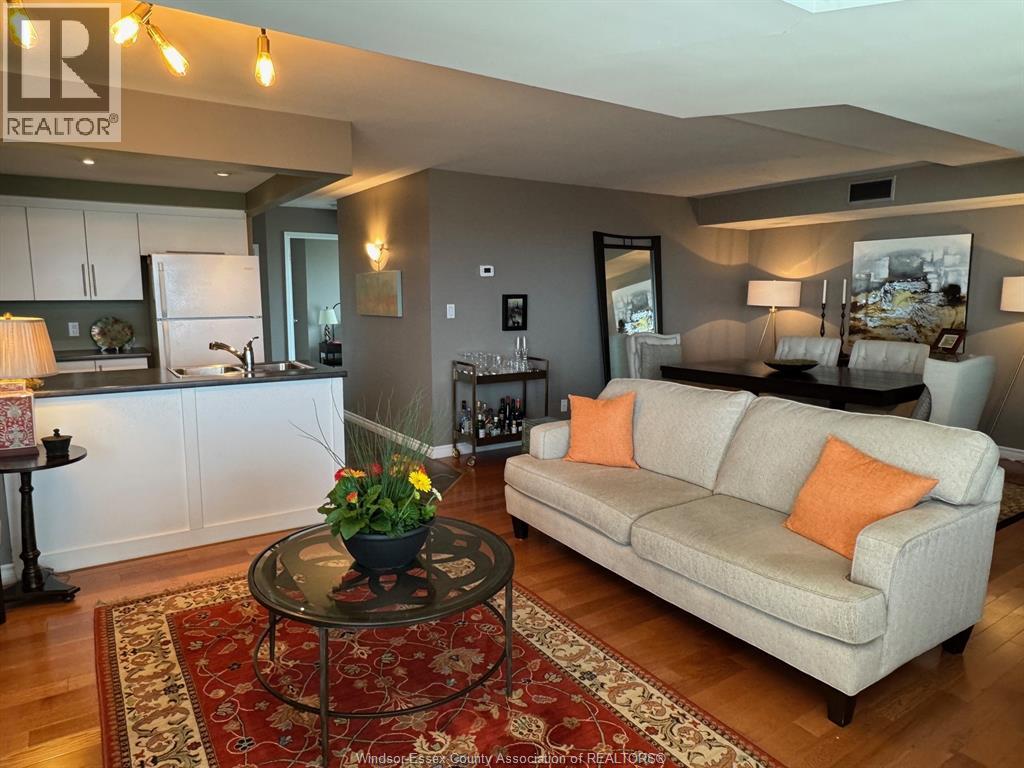 #906 3601 RIVERSIDE DRIVE East - 4