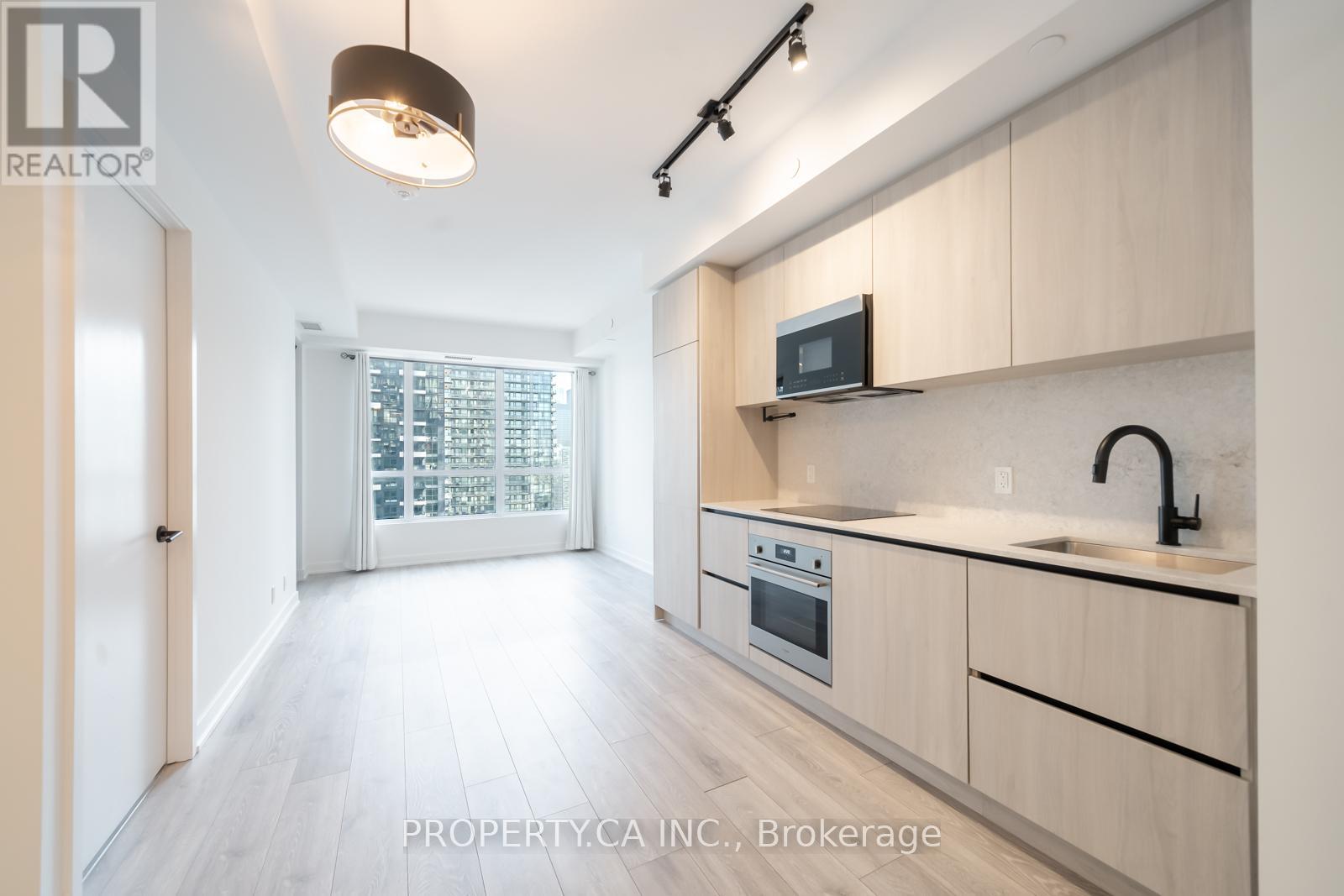 Listing photo of 3203 - 108 PETER STREET
