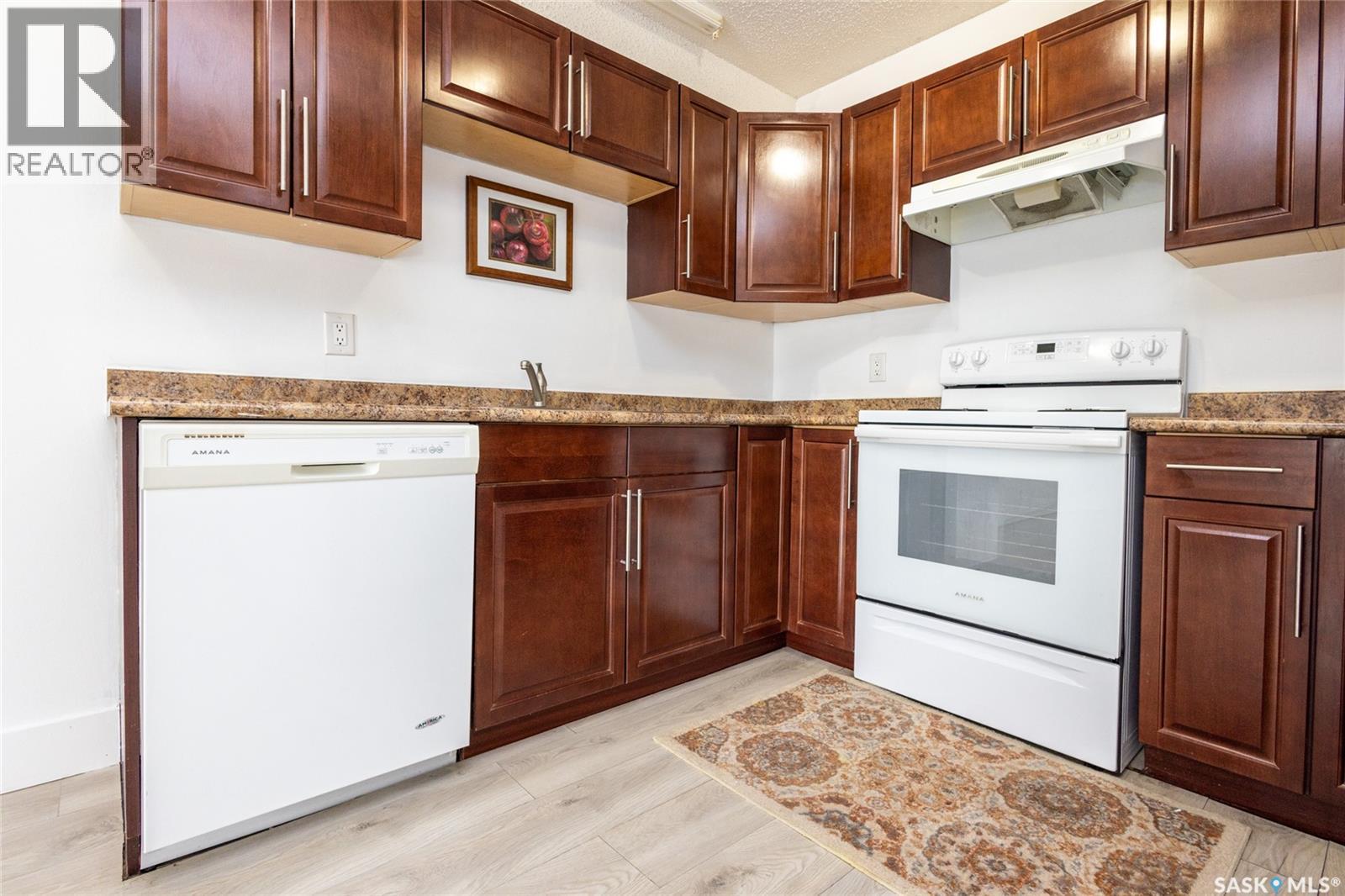 #307 512 4th AVENUE N - 10