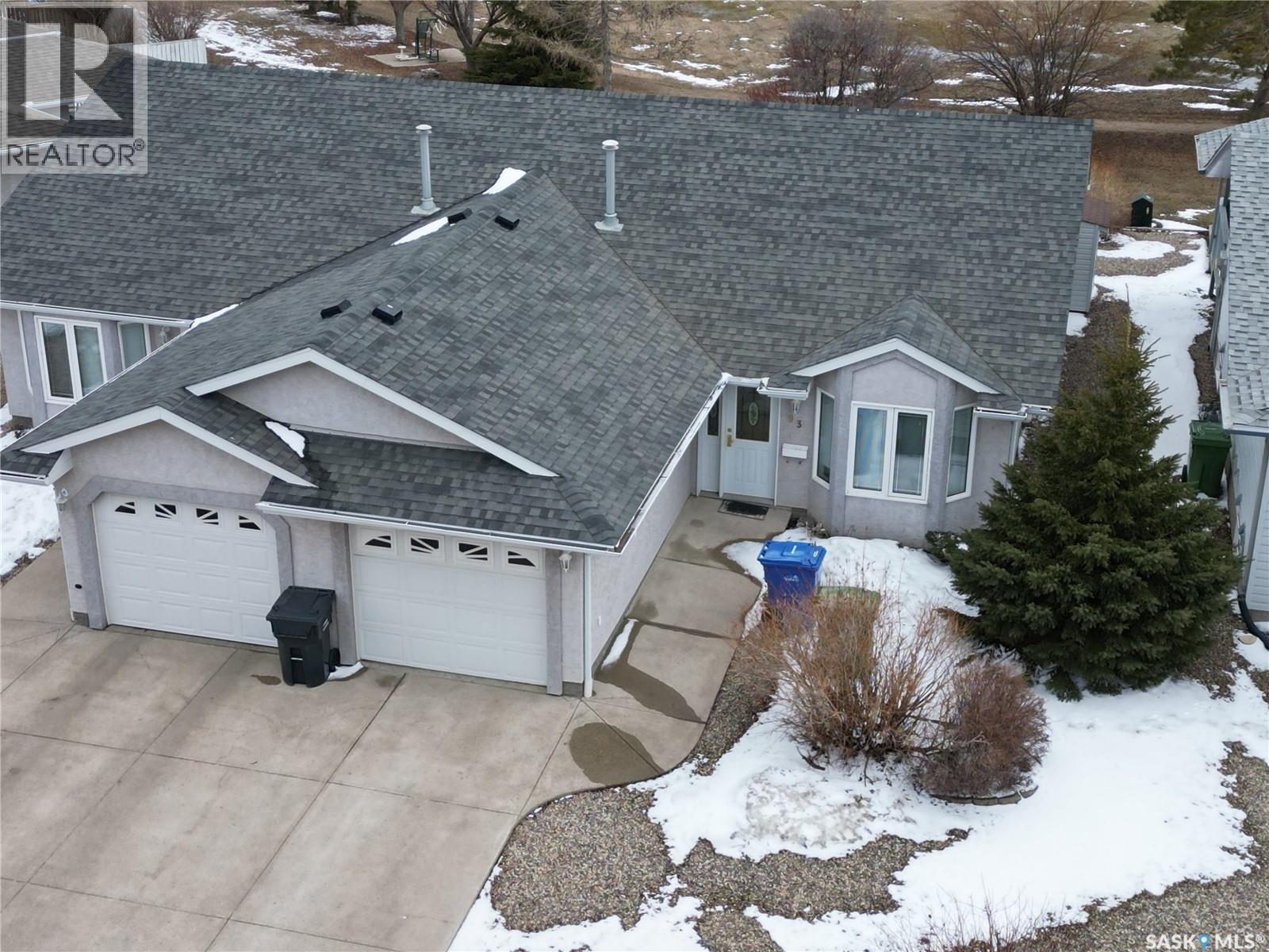 93 Russell DRIVE - photo 2
