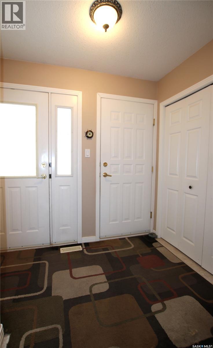 93 Russell DRIVE - photo 5