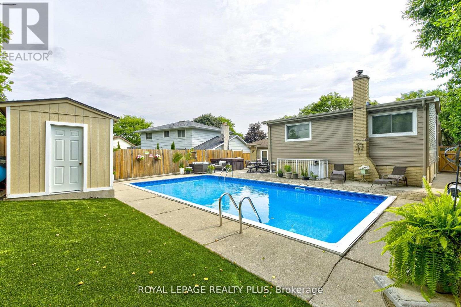 2063 CAVENDISH DRIVE — photo 45