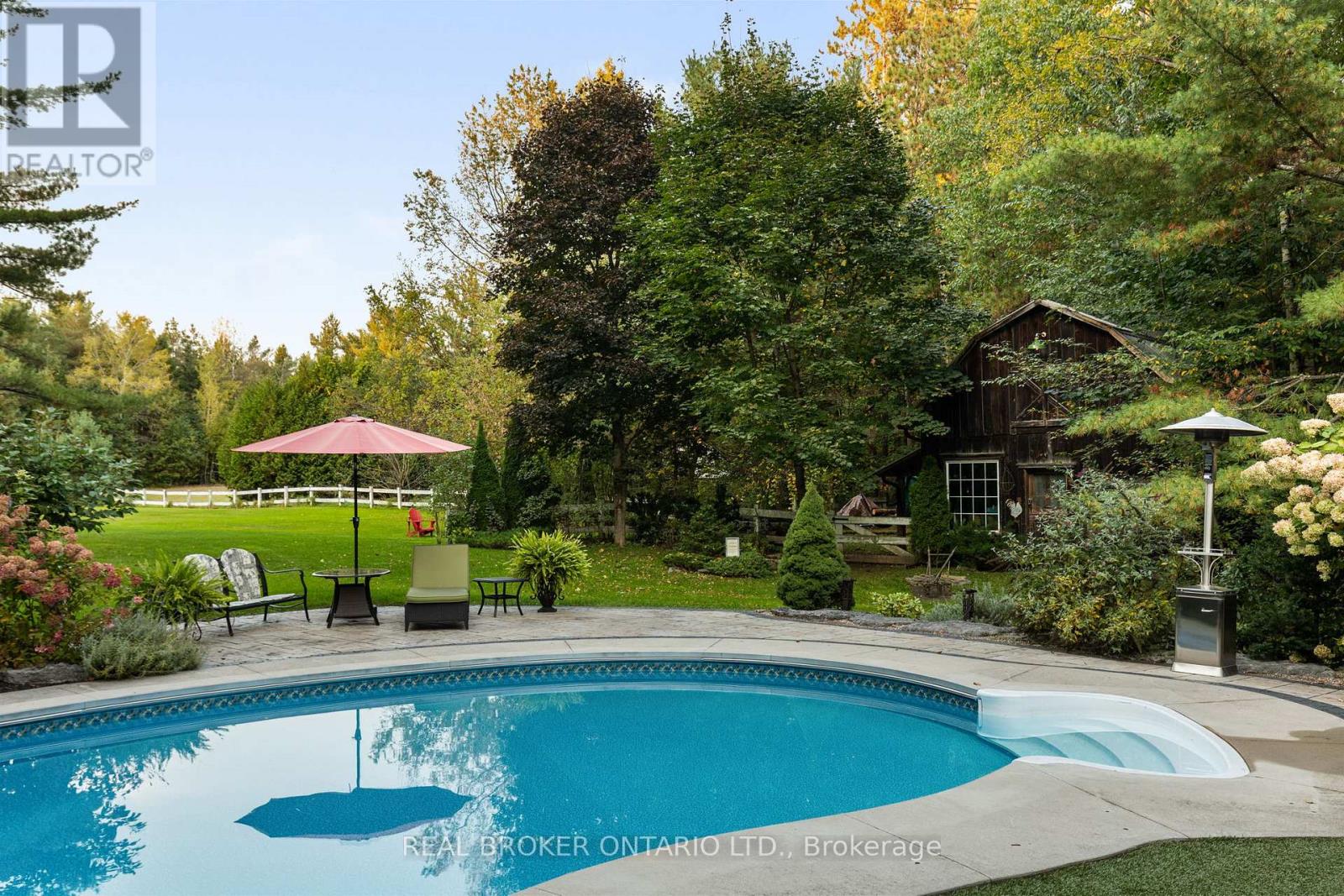 3686 AGNEW ROAD — photo 39