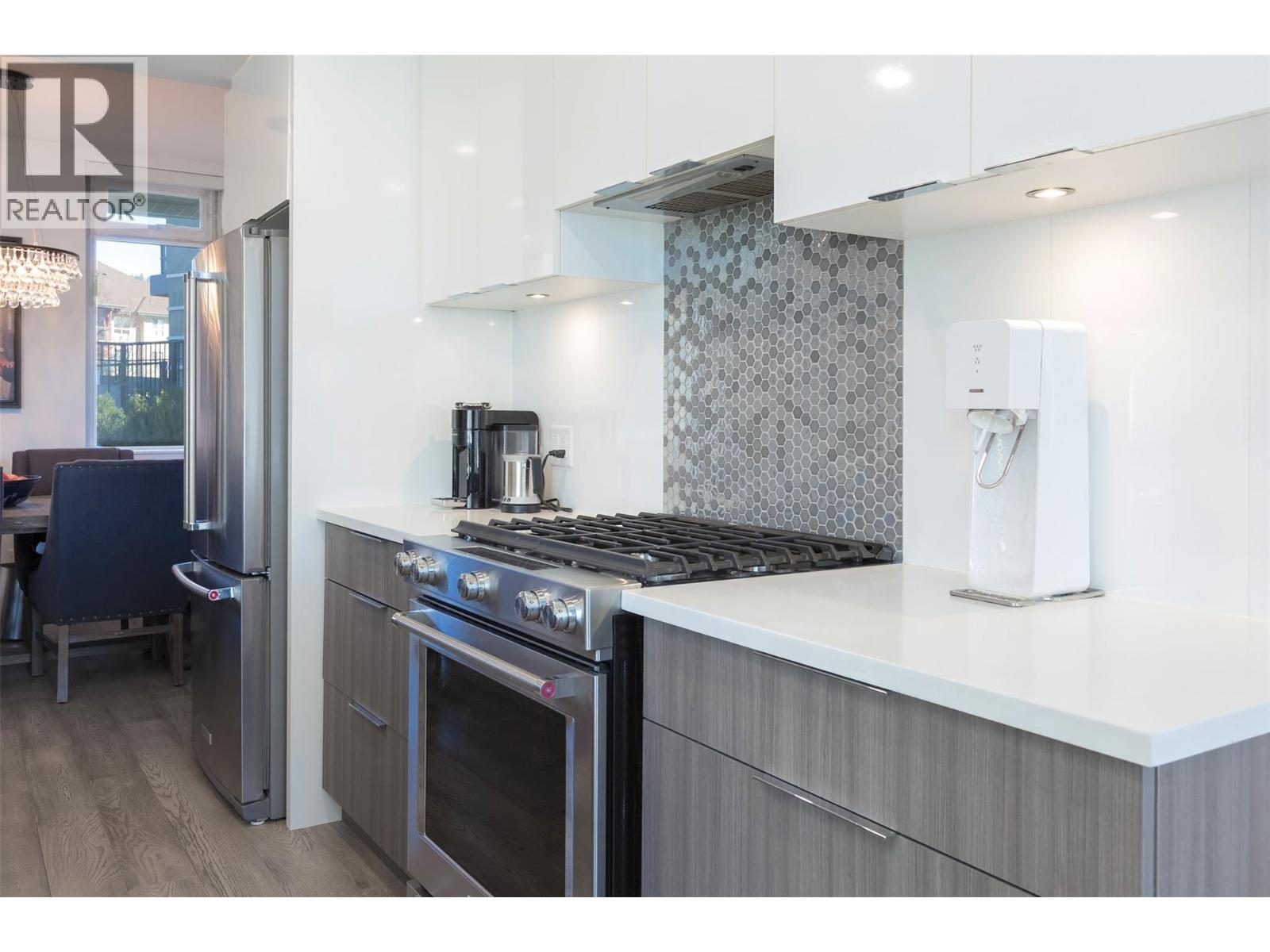 103 1151 Sunset Drive, Kelowna