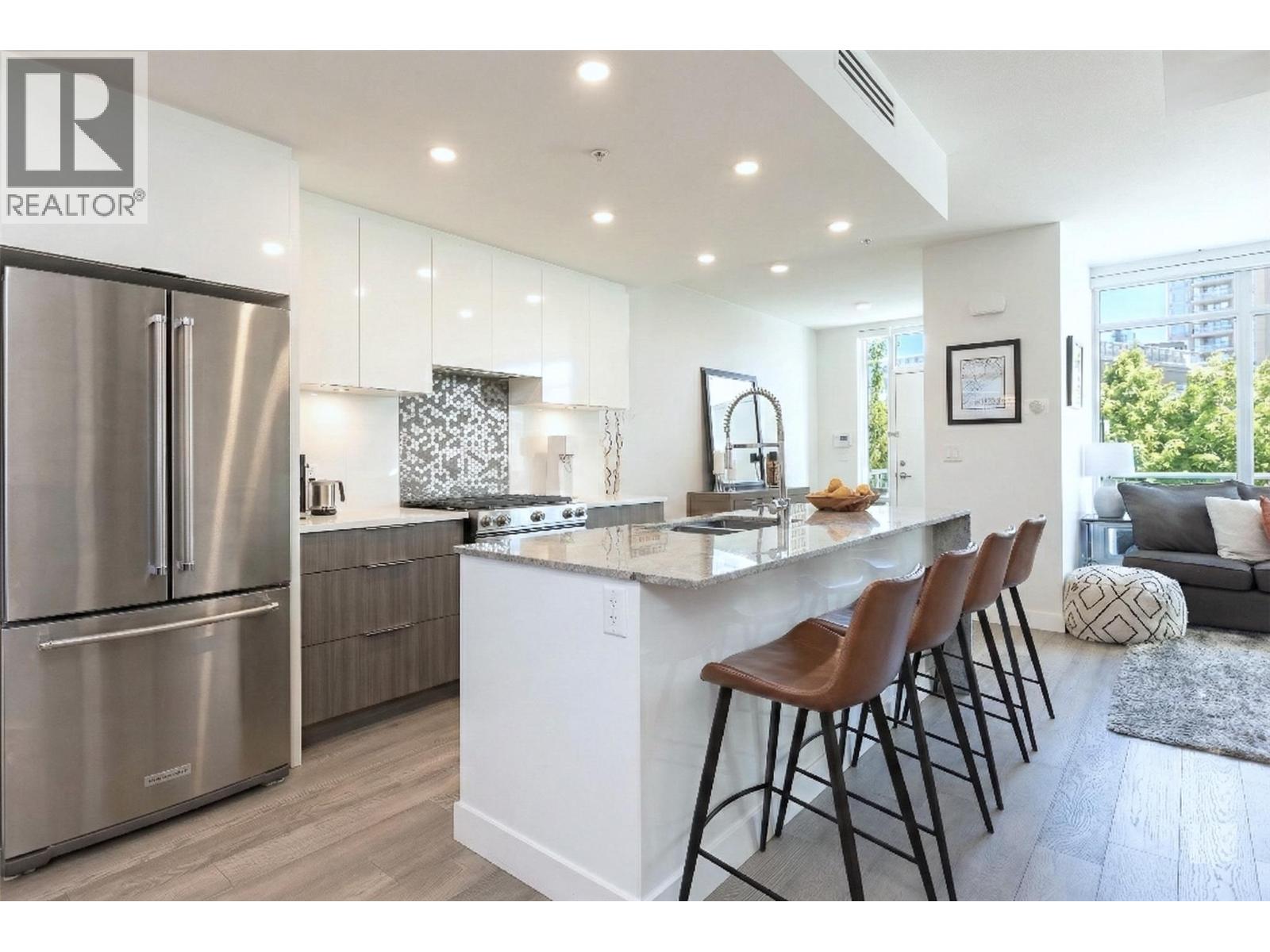 103 1151 Sunset Drive, Kelowna