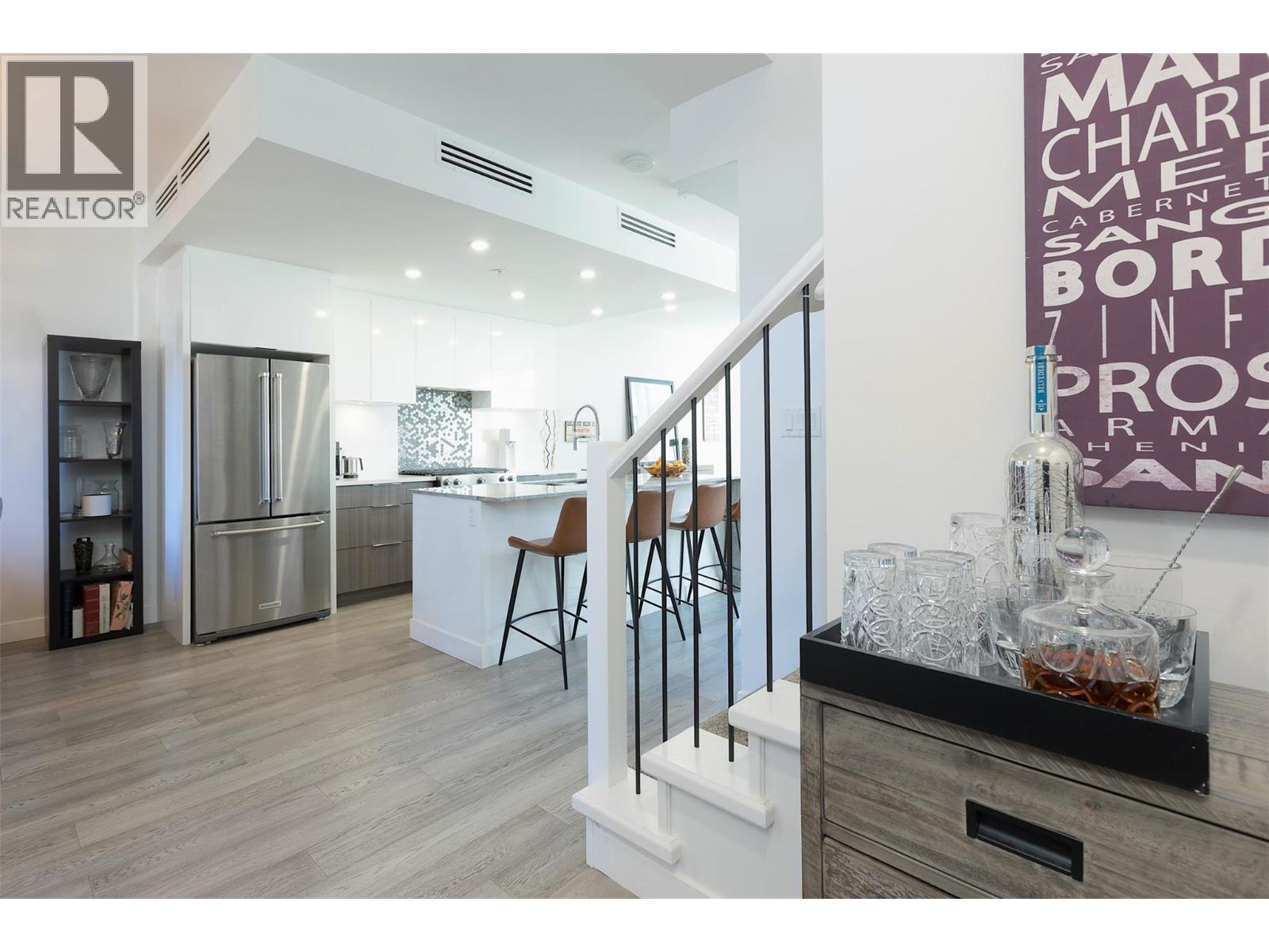 103 1151 Sunset Drive, Kelowna