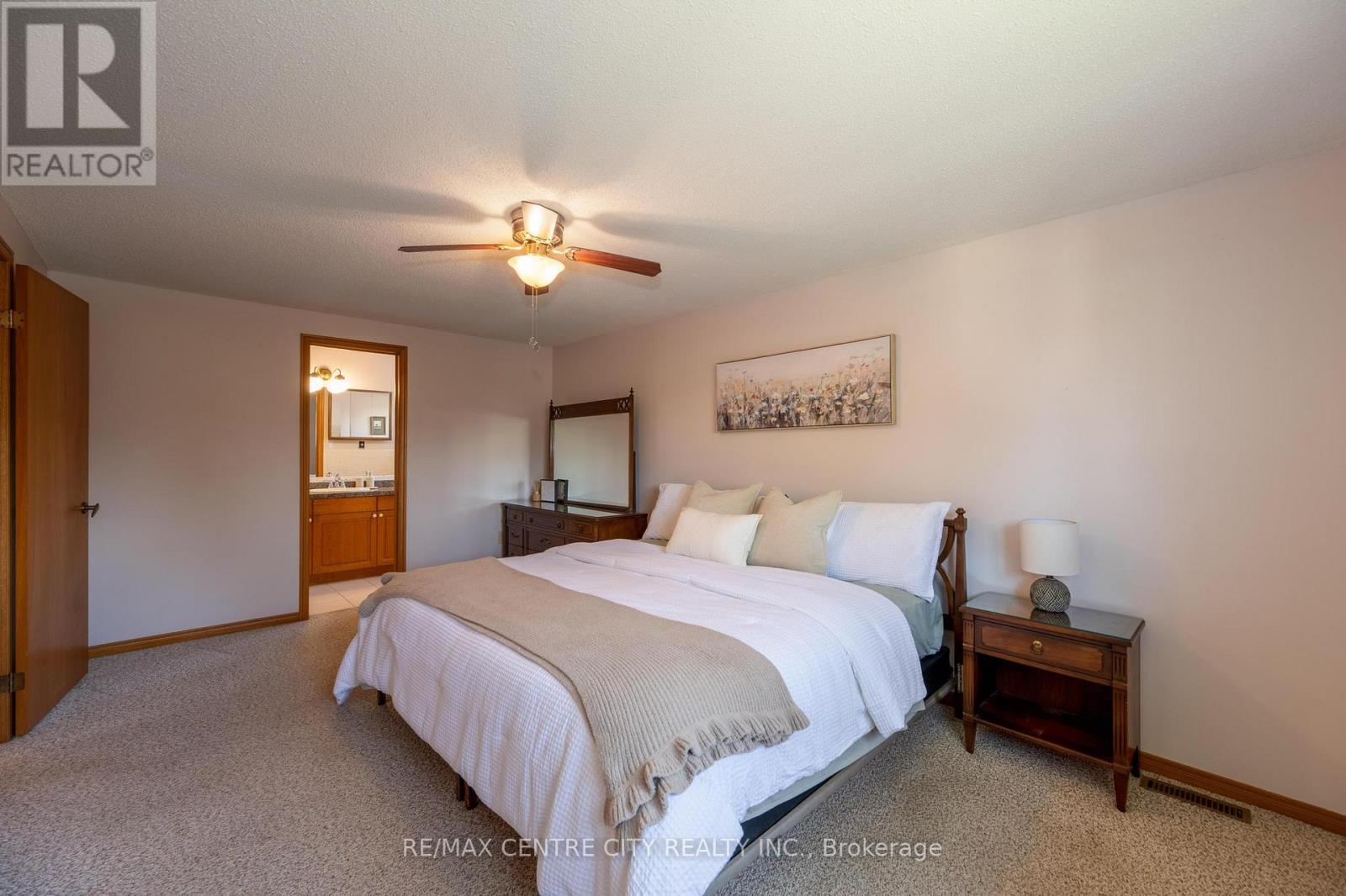 22 SADDY CRESCENT - 12