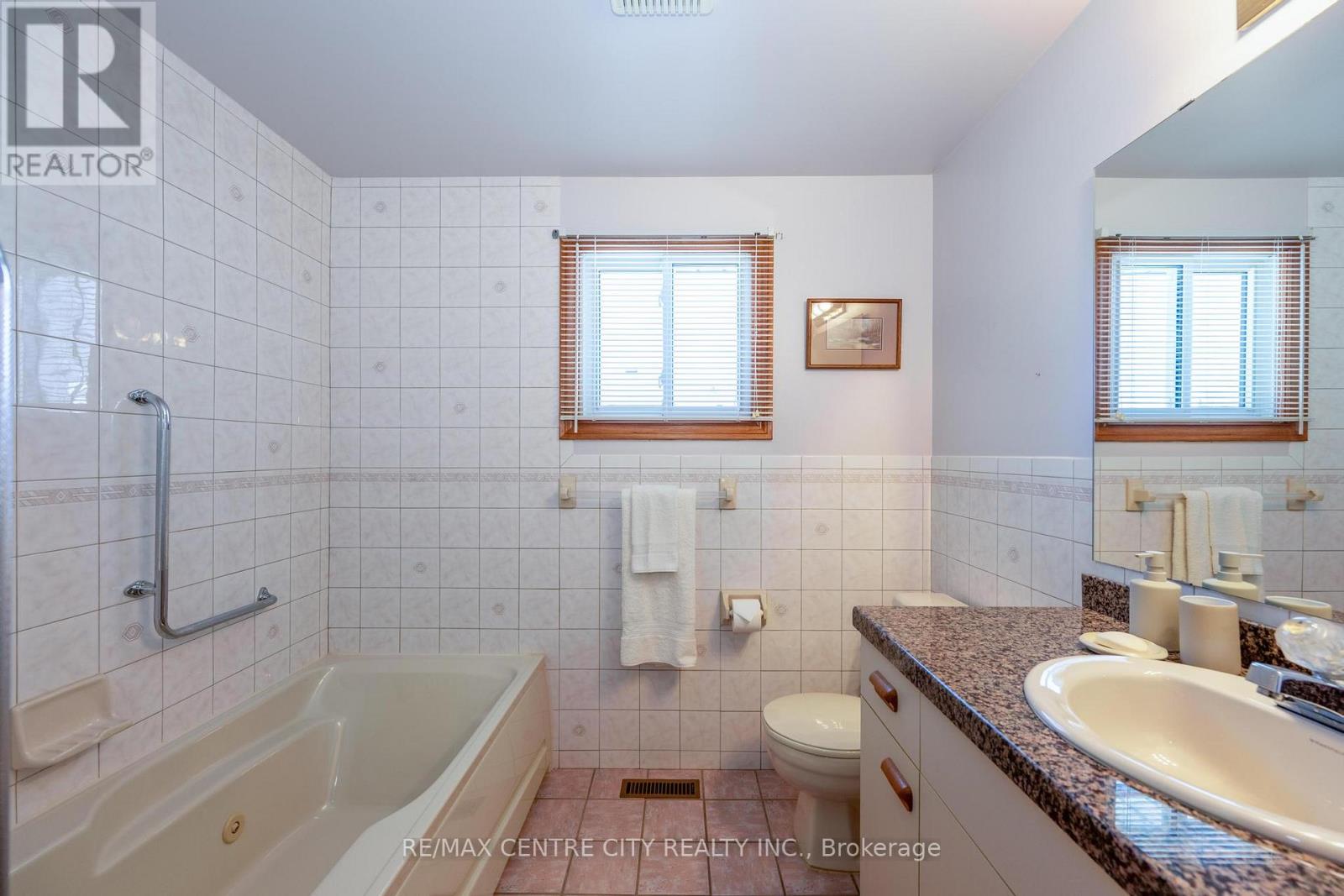 22 SADDY CRESCENT - 17