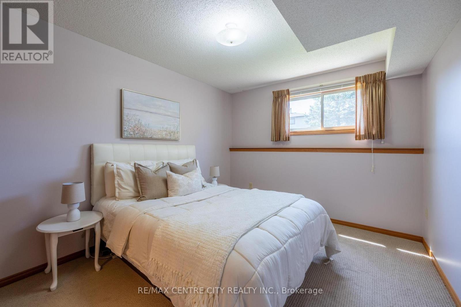 22 SADDY CRESCENT - 20