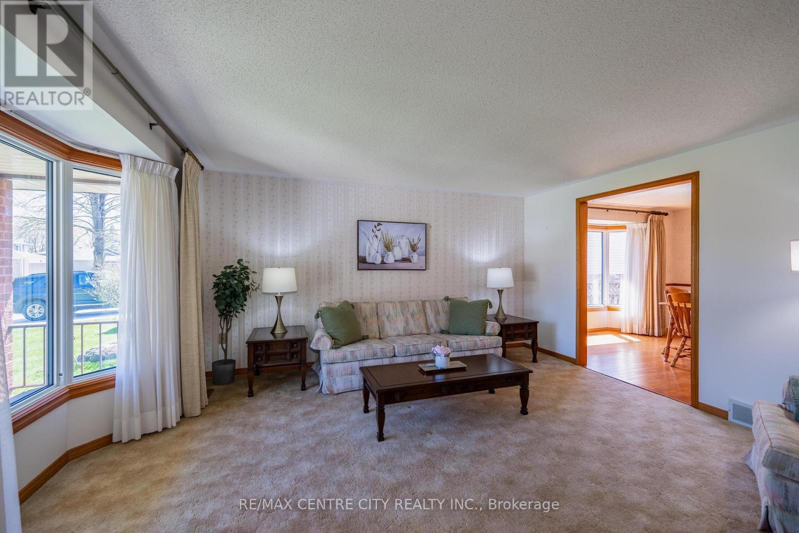 22 SADDY CRESCENT - 3