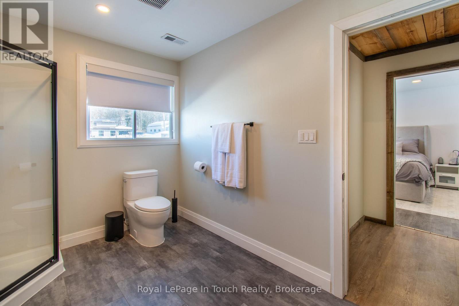 108 ROBERT STREET W — photo 24