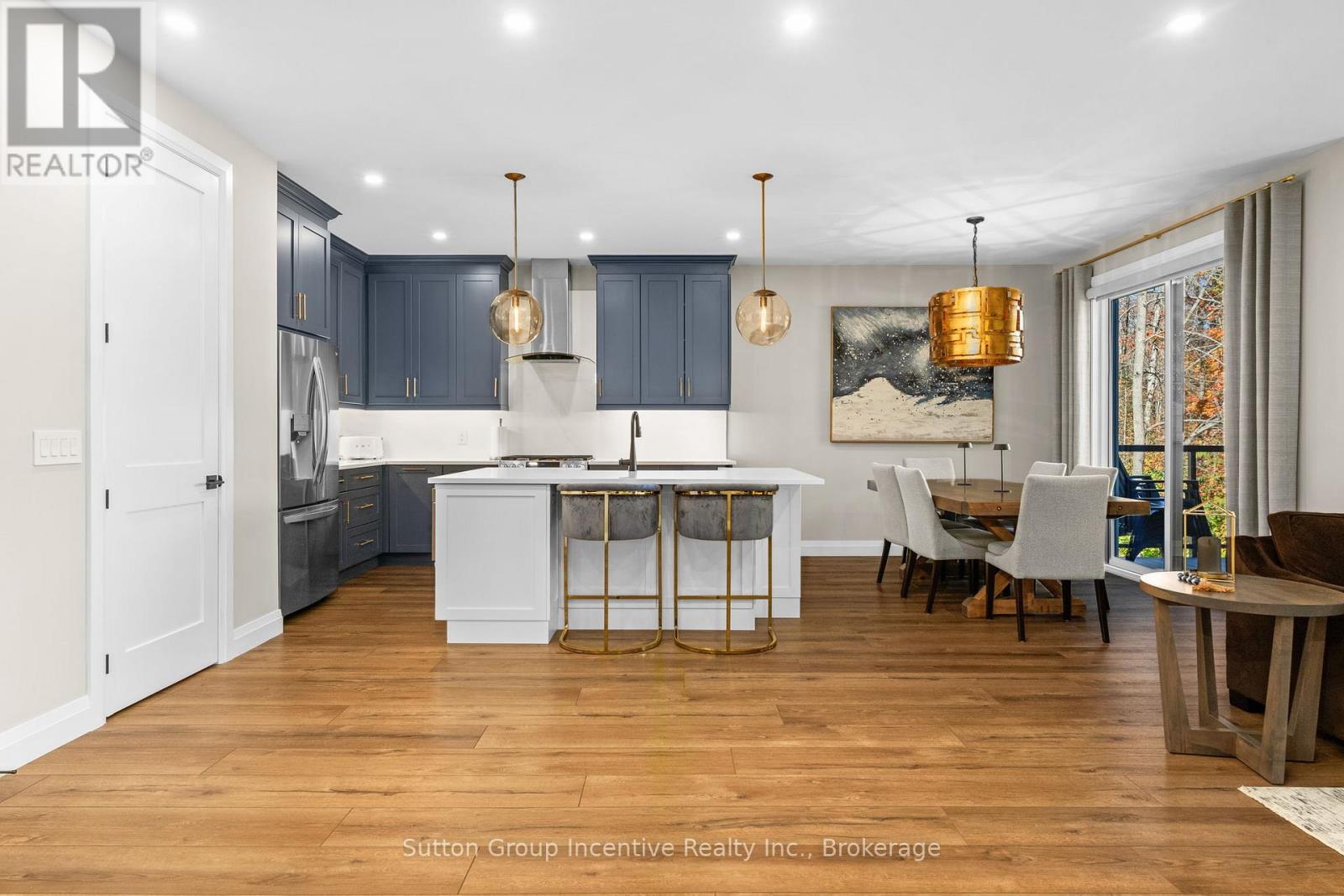 24 ST GEORGES COURT - 18