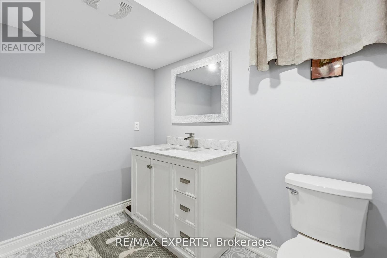 74 BOULDER CRESCENT — photo 39