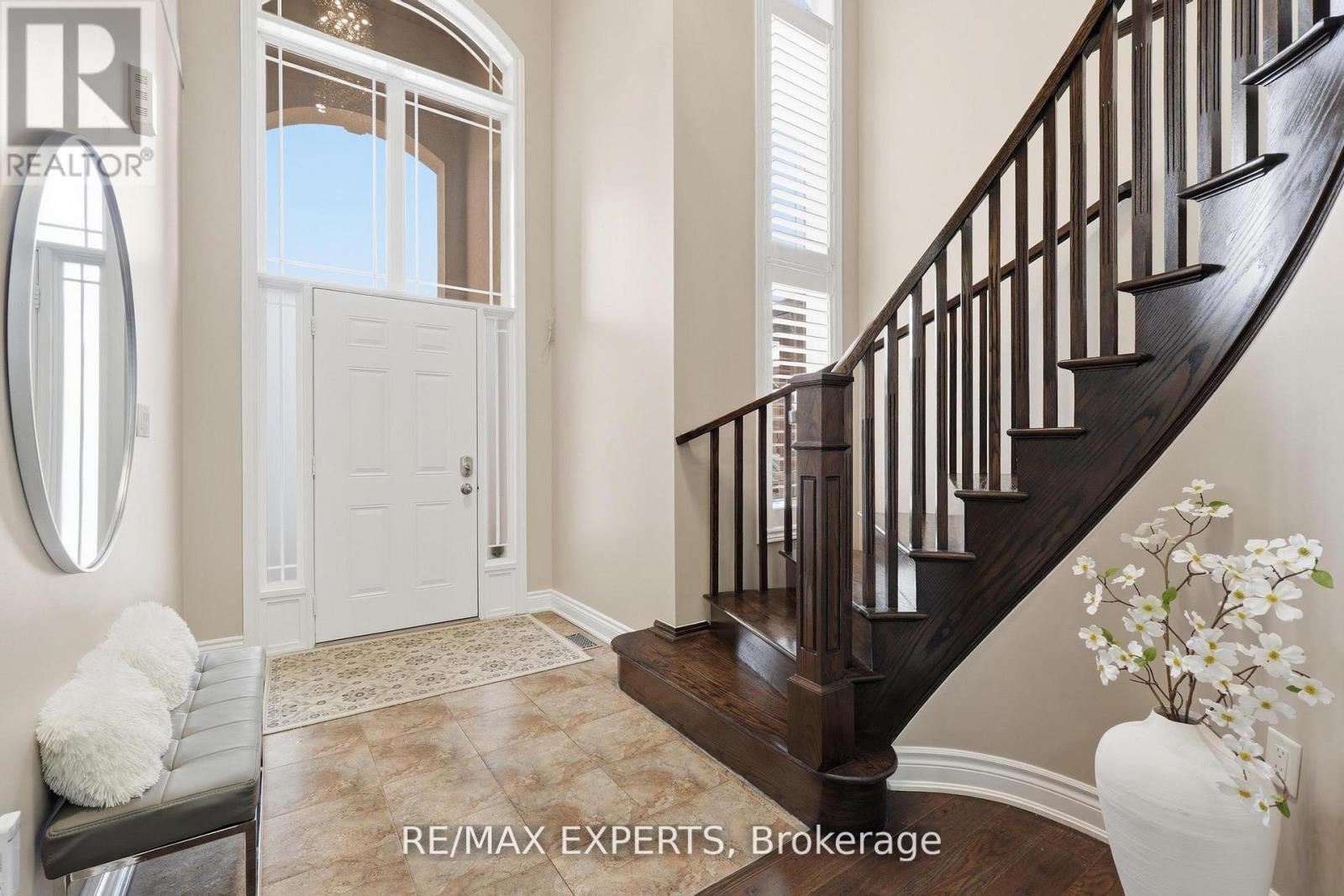74 BOULDER CRESCENT - photo 4