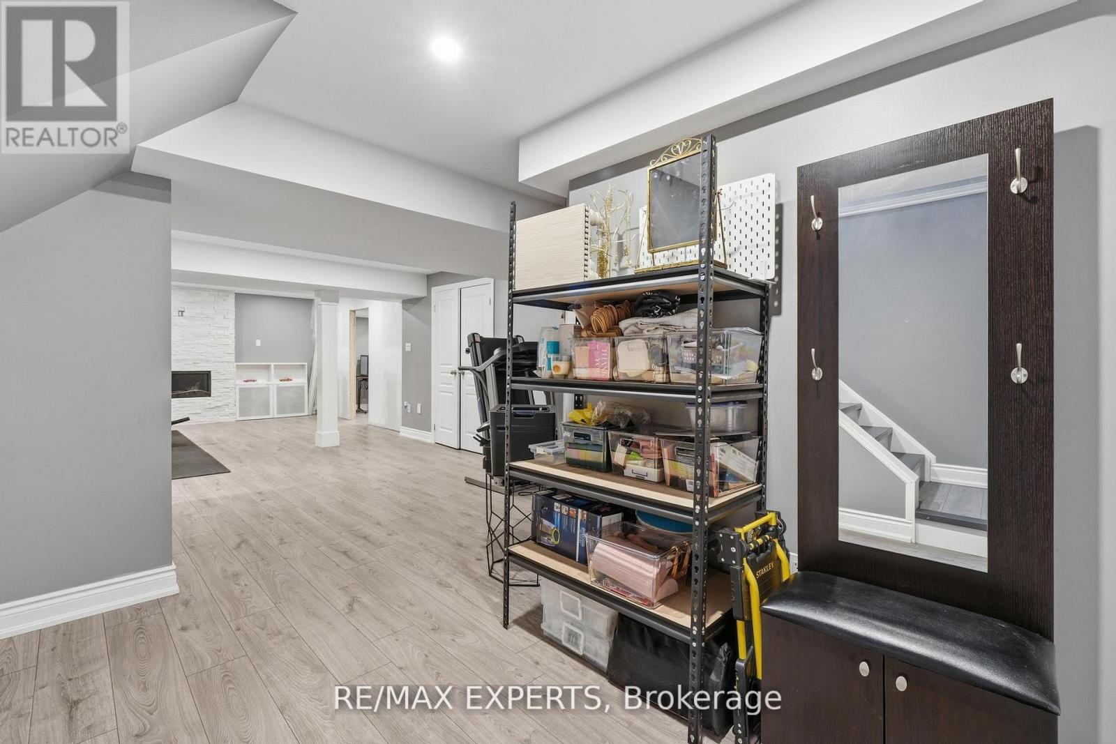 74 BOULDER CRESCENT — photo 43