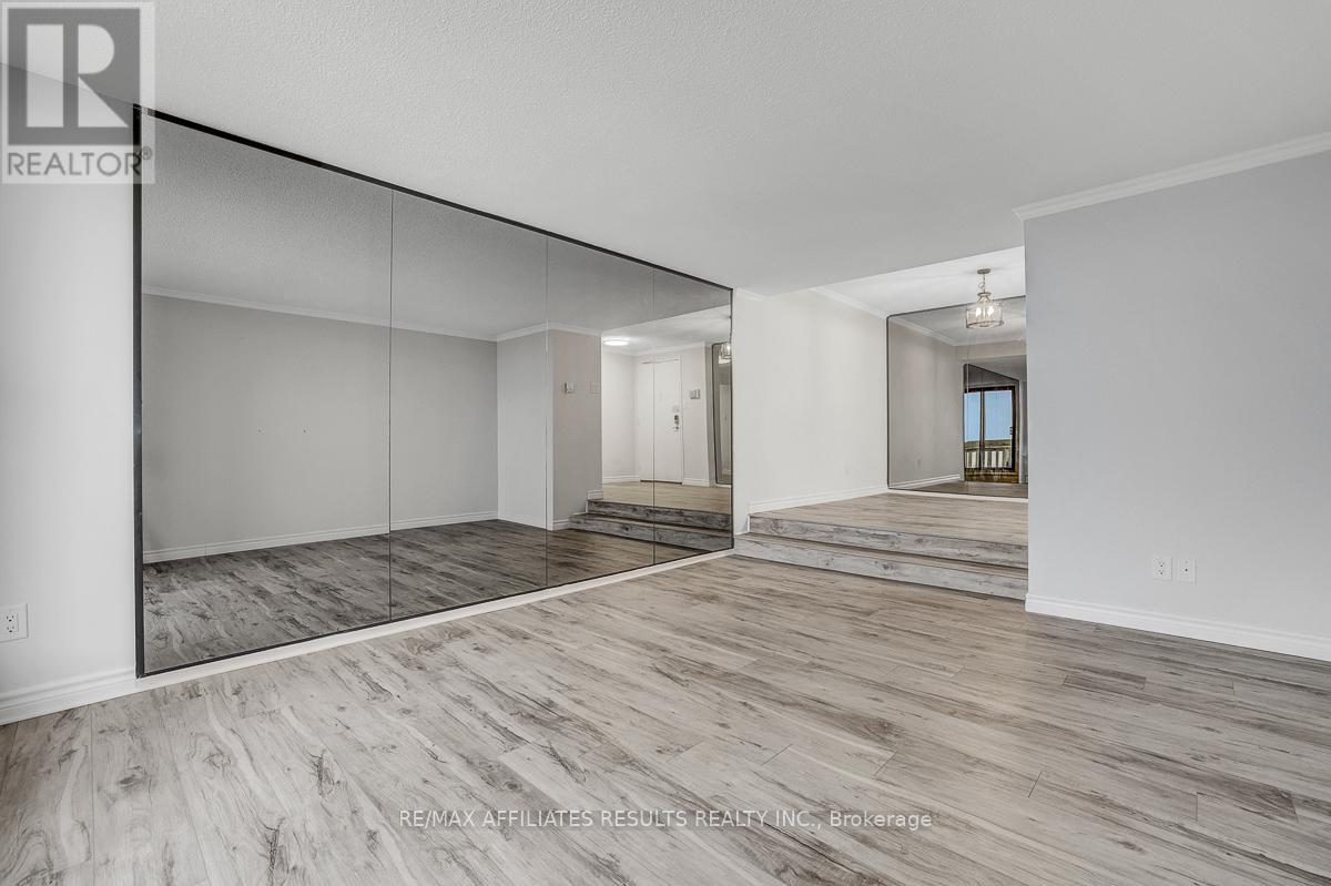 #1609 415 GREENVIEW AVENUE - 15