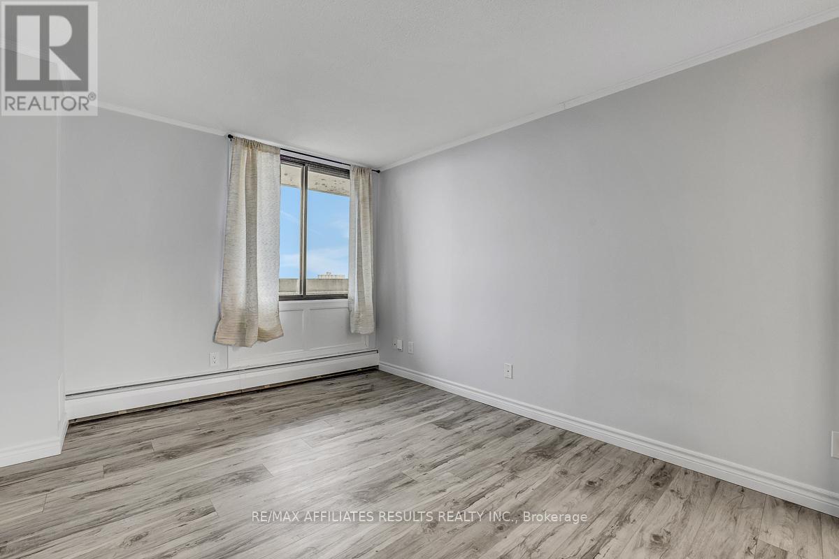 #1609 415 GREENVIEW AVENUE - 23