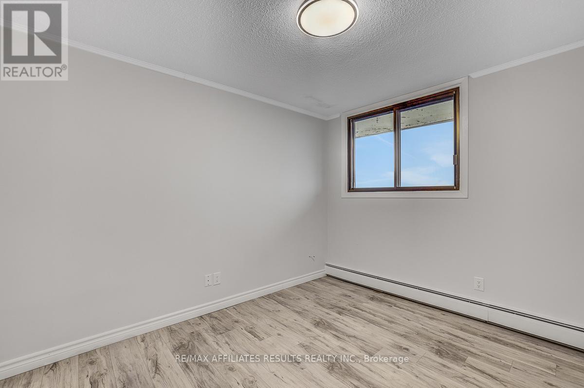 #1609 415 GREENVIEW AVENUE - 27